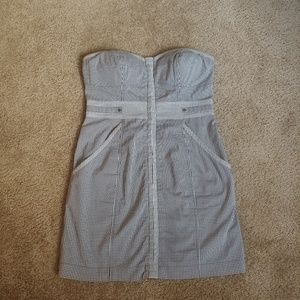 Strapless Guess dress with pockets